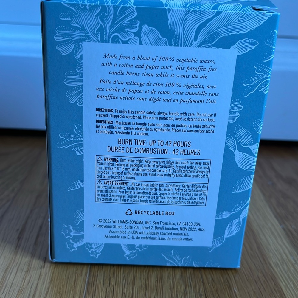 Williams Sonoma Fleur De Sel scented candle - Picture 2 of 5